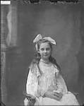 Nidd, E. C. Missie (Young girl) Dec. 1904