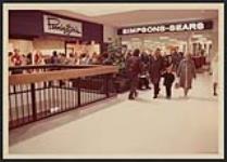 Simpsons-Sears, Hull, Interior mall entrance 1972