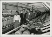 [Prime Minister Brian Mulroney tours Dominion Textile Company] [ca. 1990]