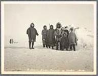 [Inuit, Cape Prince of Wales, [Alaska]]. Original title: Eskimo Cape Prince of Wales [between 1889-1942]