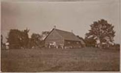[Cayuga longhouse, cook house at eastern end] 1911