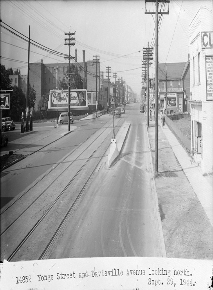 Historic photo from Friday, September 29, 1944 - Yonge Street and Davisville Avenue looking north - wizz-bang corner in Davisville Village