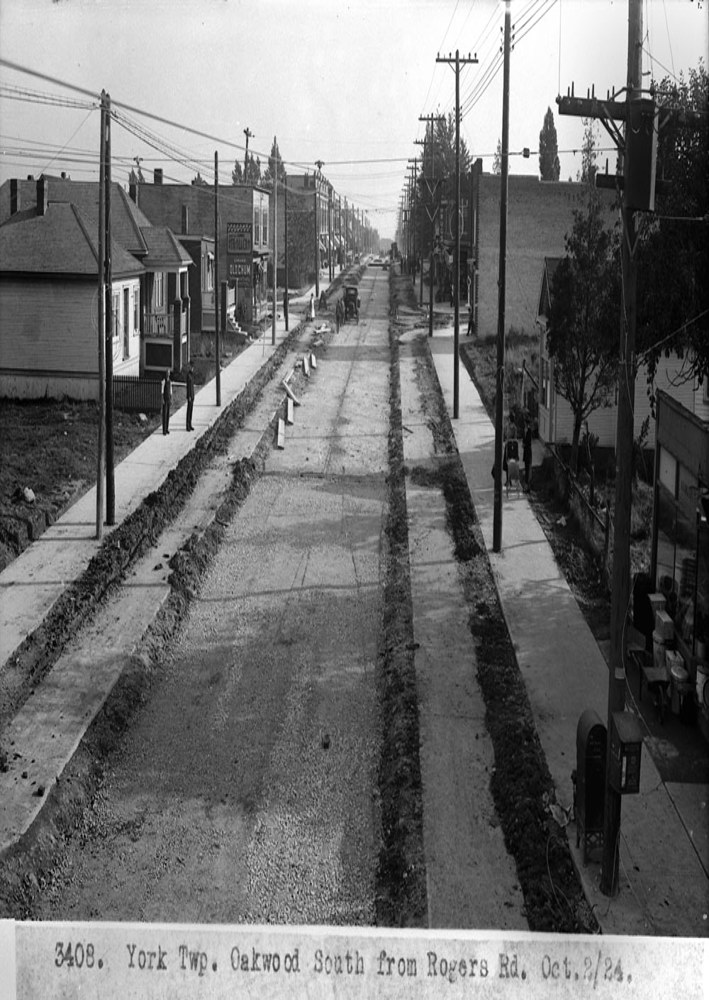 Historic photo from Thursday, October 2, 1924 - Oakwood Ave looking south from Rogers Road in Oakwood
