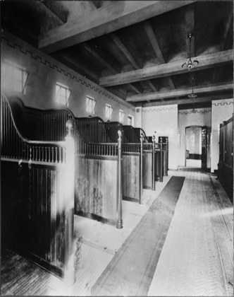 Historic photo from 1910 - Stables at the home of Sir Henry Pellatt - Casa Loma - 1 Austin Terrace in Casa Loma