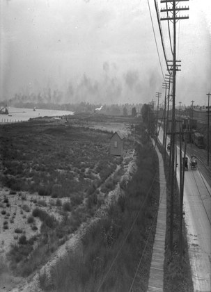 Historic photo from Tuesday, October 14, 1919 - Beaty Boulevard park and Lake Ontario along King Street West - looking west from Wilson Ave Bridge  in King Street West