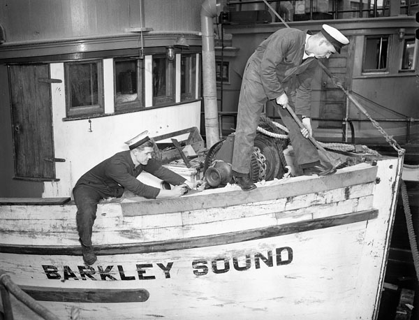 The conversion of the fishing vessel BARKLEY SOUND into a vessel of the Fishermen's Reserve, His Majesty's Canadian Dockyard, Esquimalt, British Columbia, Canada, 9 May 1942.
